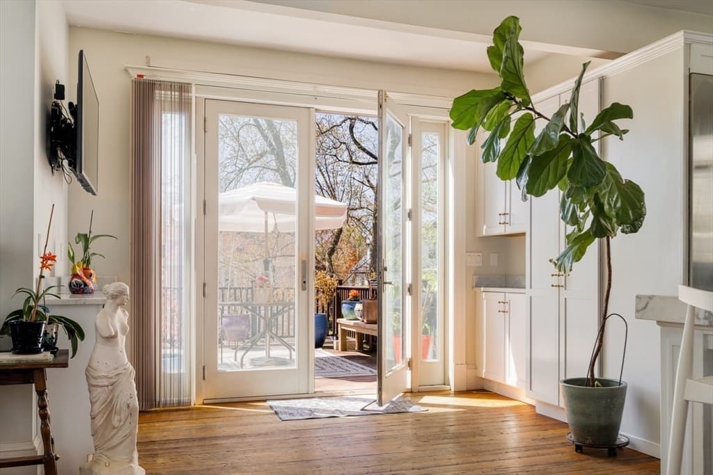 70 Oxford St, Somerville MA 02143 photo 11