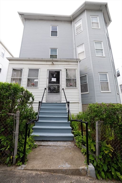 5 Suffield St, Worcester MA 01610