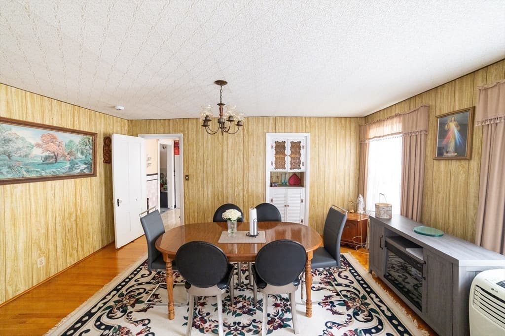 5 Suffield St, Worcester MA 01610 photo 5