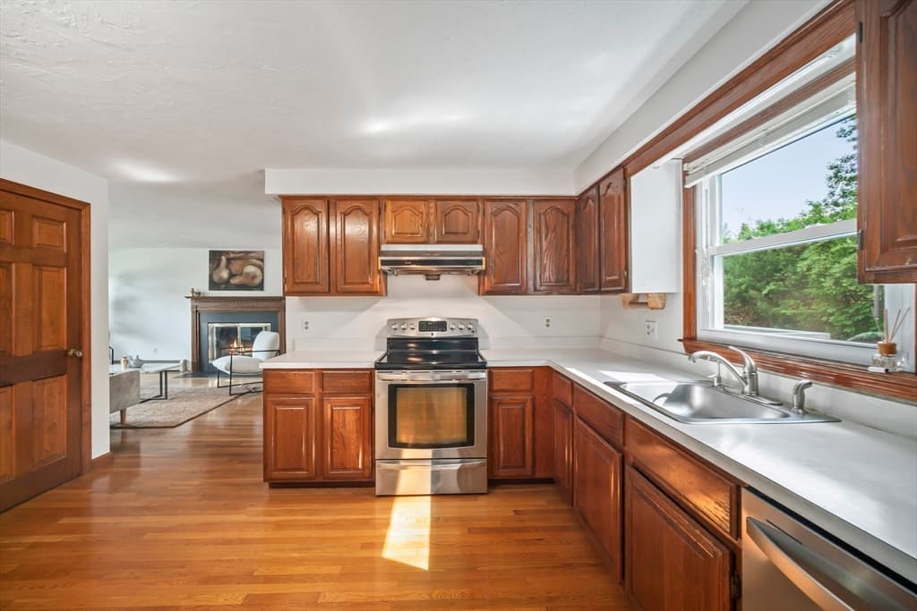 Single Family Residence at 9 Northbriar Road, Acton MA 01720, photo 3 of 32