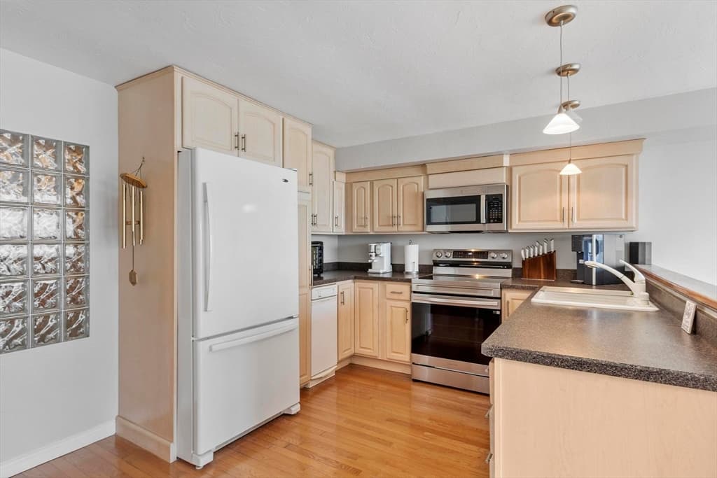 40 Oceanside # 40, Hull MA 02045 photo 14