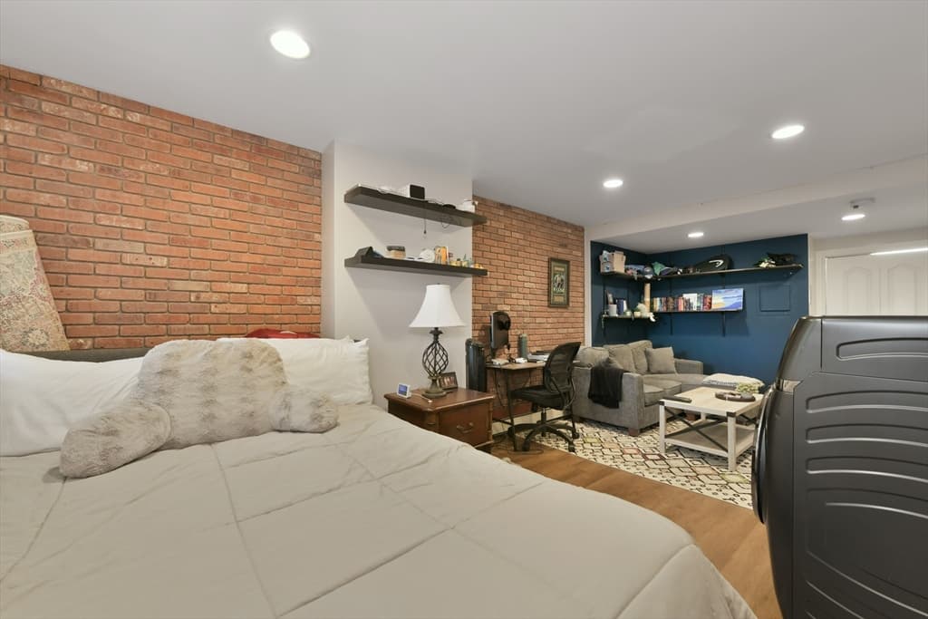 Condominium at 164 F St # 4, Boston MA 02127, Boston, photo 6 of 14