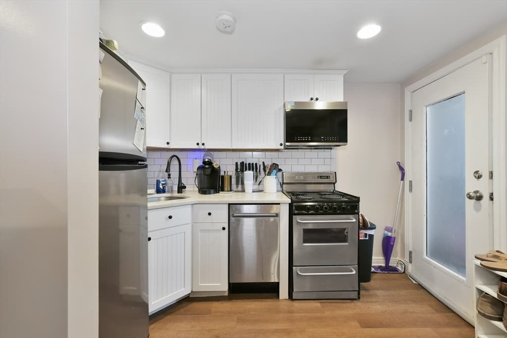 Condominium at 164 F St # 4, Boston MA 02127, Boston, photo 7 of 14