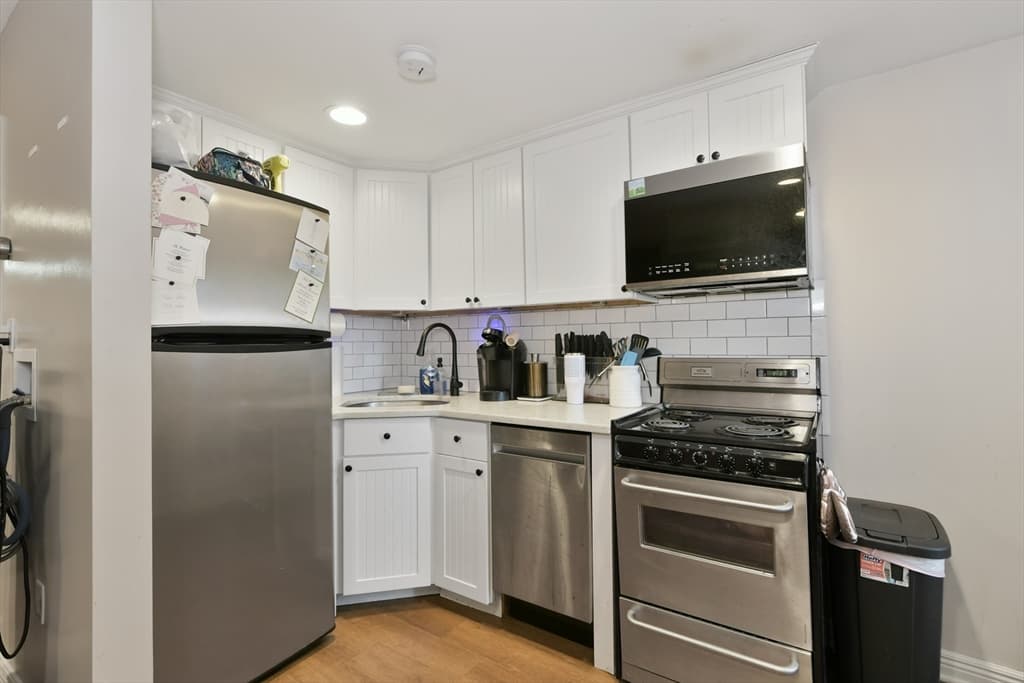 Condominium at 164 F St # 4, Boston MA 02127, Boston, photo 10 of 14