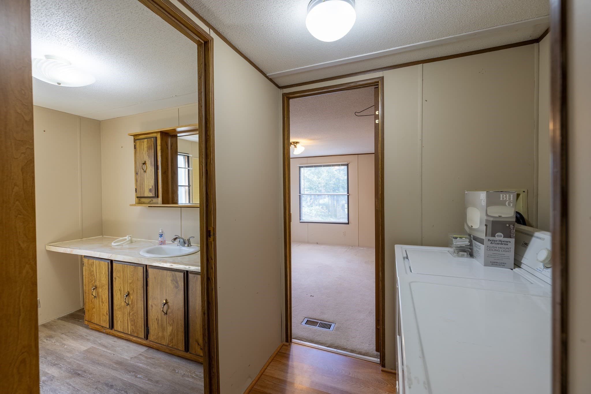 Mobile Home at 131 Pine Ave, Sturbridge MA 01566, photo 17 of 28