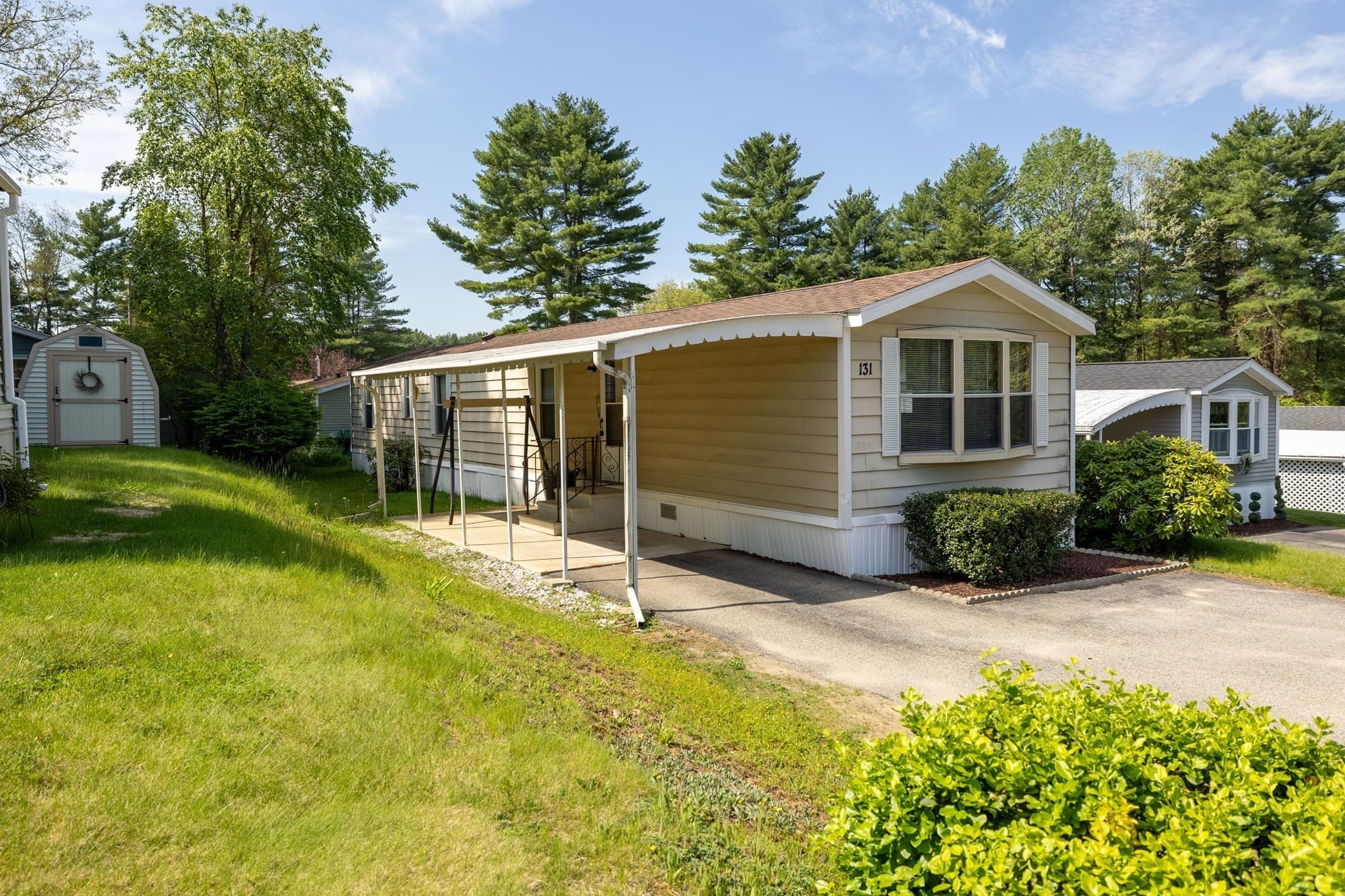 Mobile Home at 131 Pine Ave, Sturbridge MA 01566, photo 3 of 28