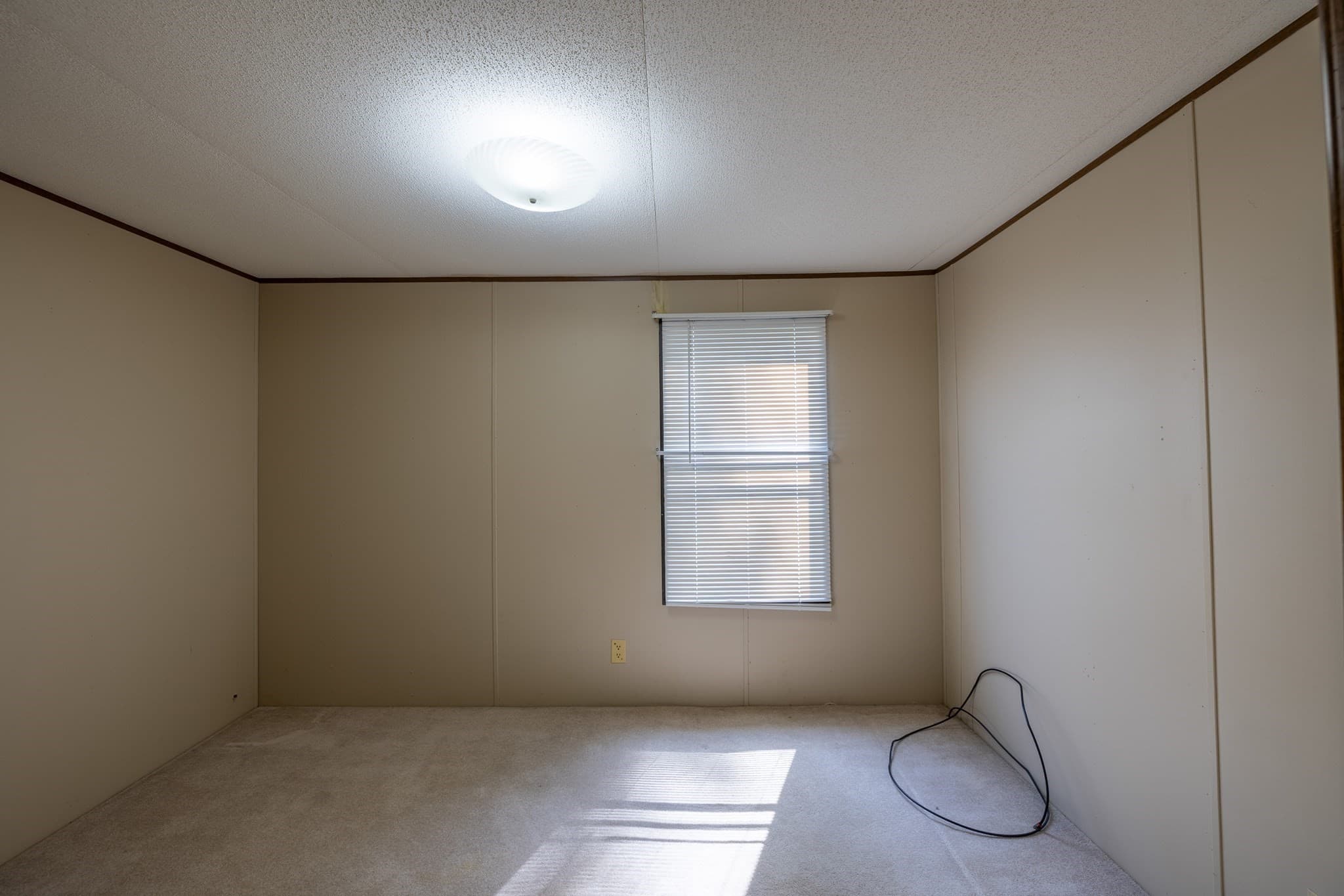Mobile Home at 131 Pine Ave, Sturbridge MA 01566, photo 15 of 28
