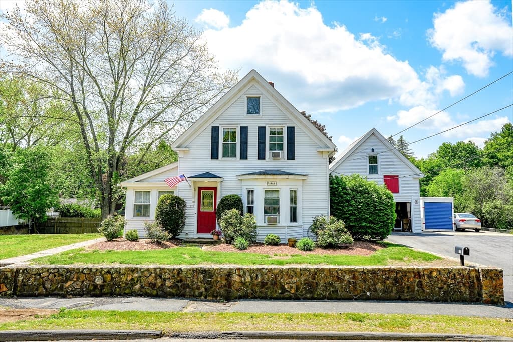 170 Hopedale St, Hopedale MA 01747