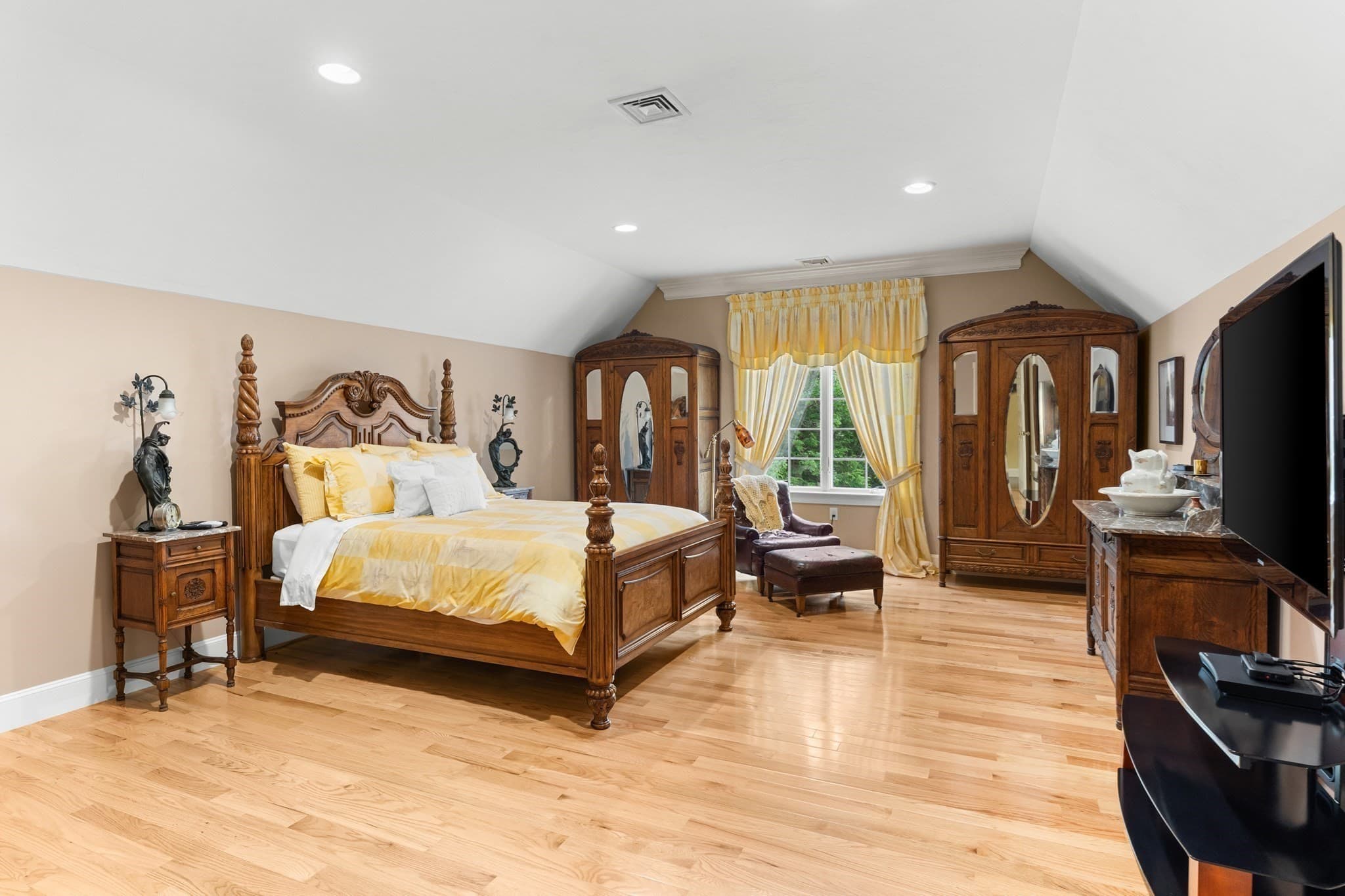 Single Family Residence at 6 Steel Rd, Hopedale MA 01747, photo 25 of 42