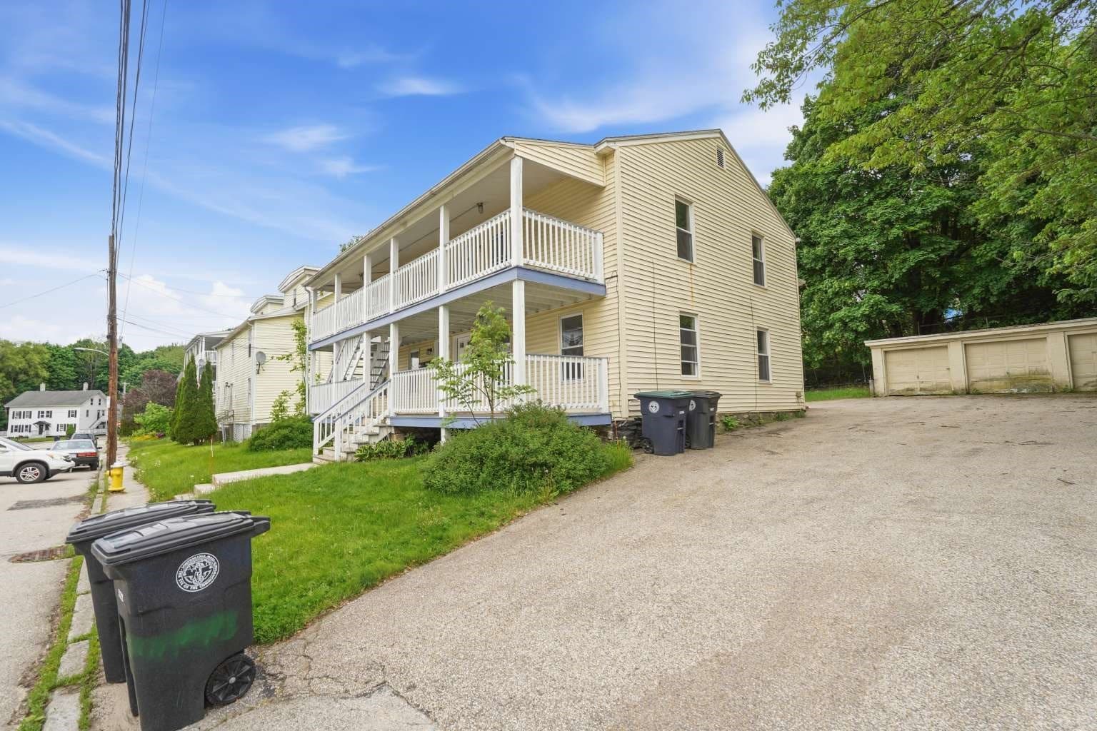 4 Family at 33 Union St, Southbridge MA 01550, Southbridge, photo 2 of 20