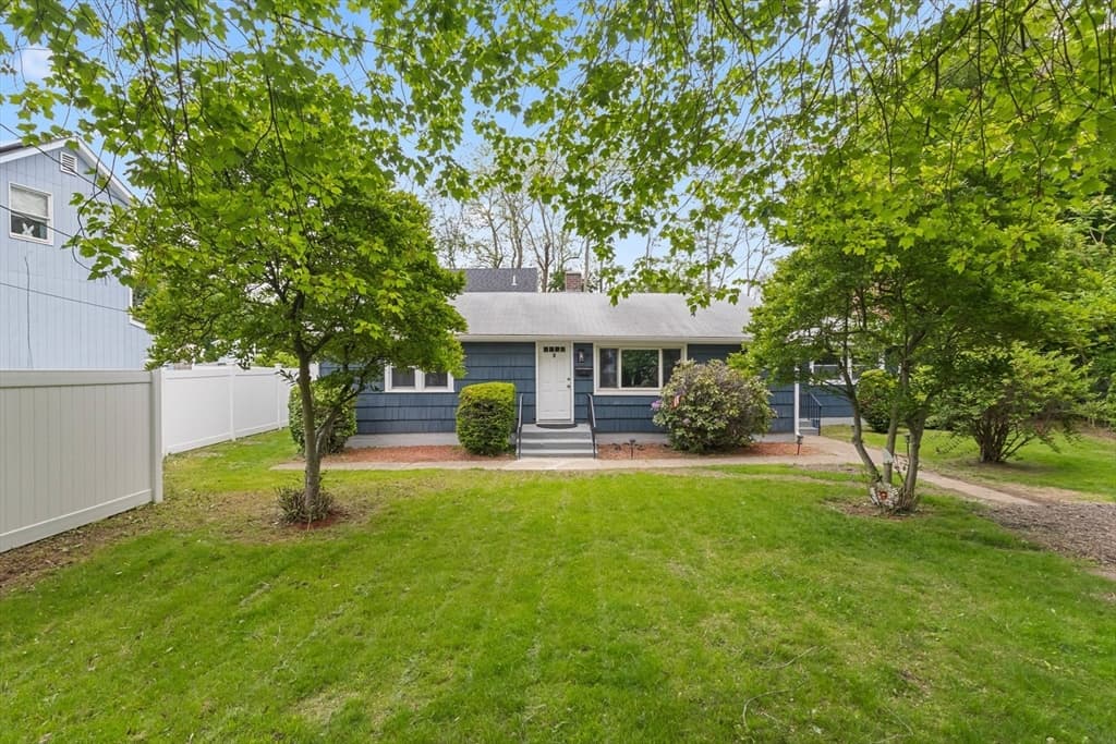 5 Phoenix St, Worcester MA 01604