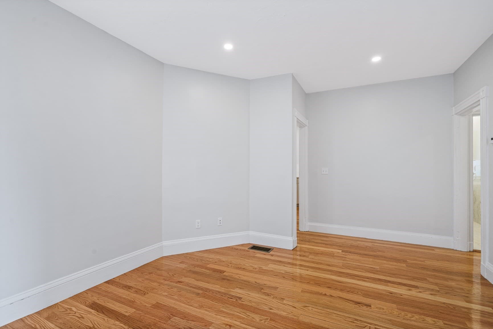 3 Family - 3 Units Up/Down at 35 Newport Street, Boston MA 02125, Boston, photo 18 of 28
