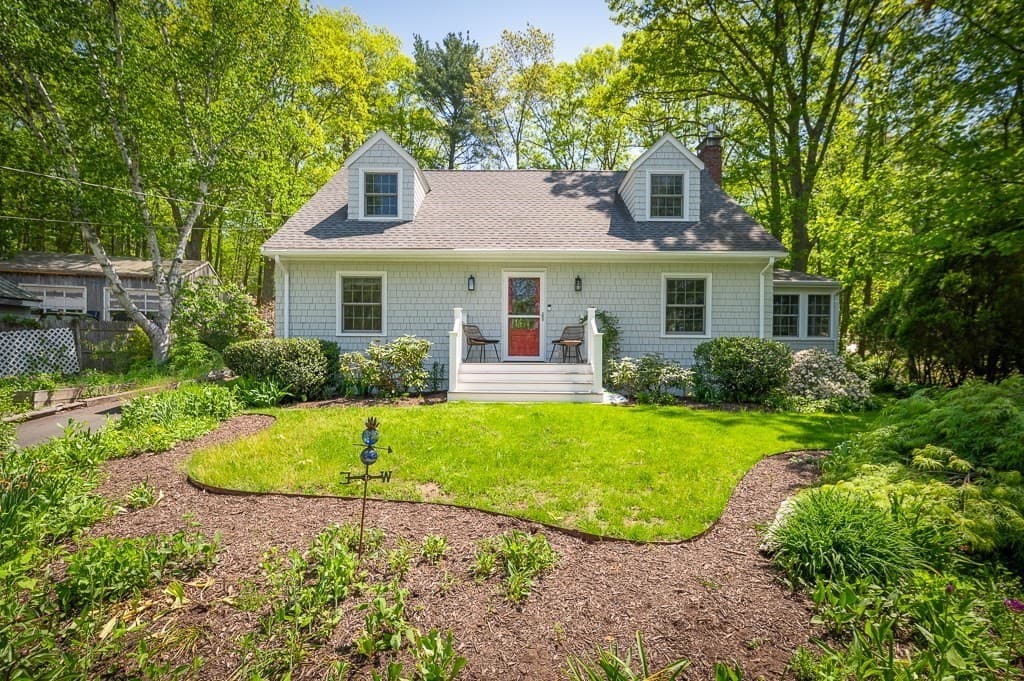 43 Woodward Ave, Gloucester MA 01930