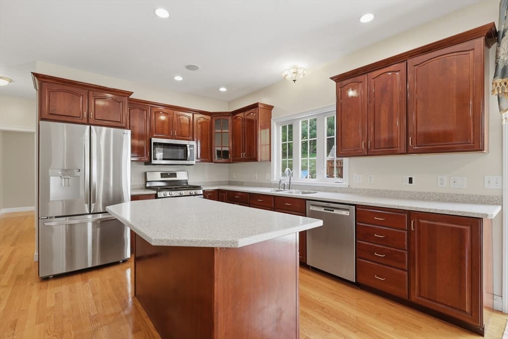 61 Indian Head Road, Framingham MA 01701 photo 9