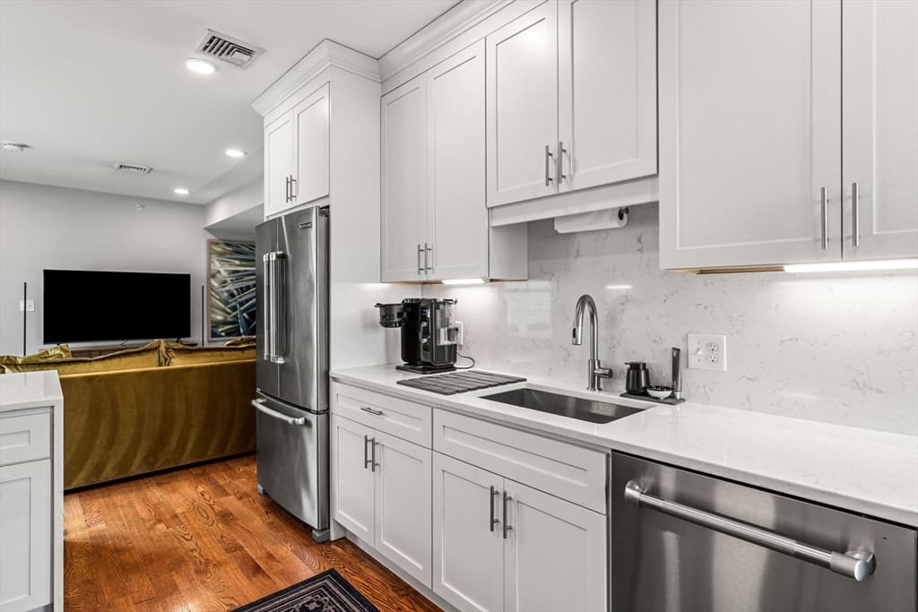 Condominium at 66 Falcon St # 4, Boston MA 02128, Boston, photo 6 of 17