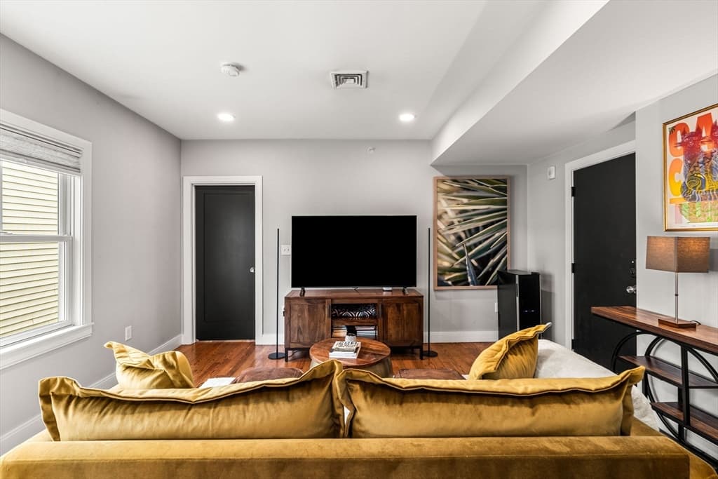 Condominium at 66 Falcon St # 4, Boston MA 02128, Boston, photo 5 of 17