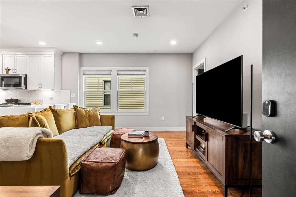 Condominium at 66 Falcon St # 4, Boston MA 02128, Boston, photo 4 of 17