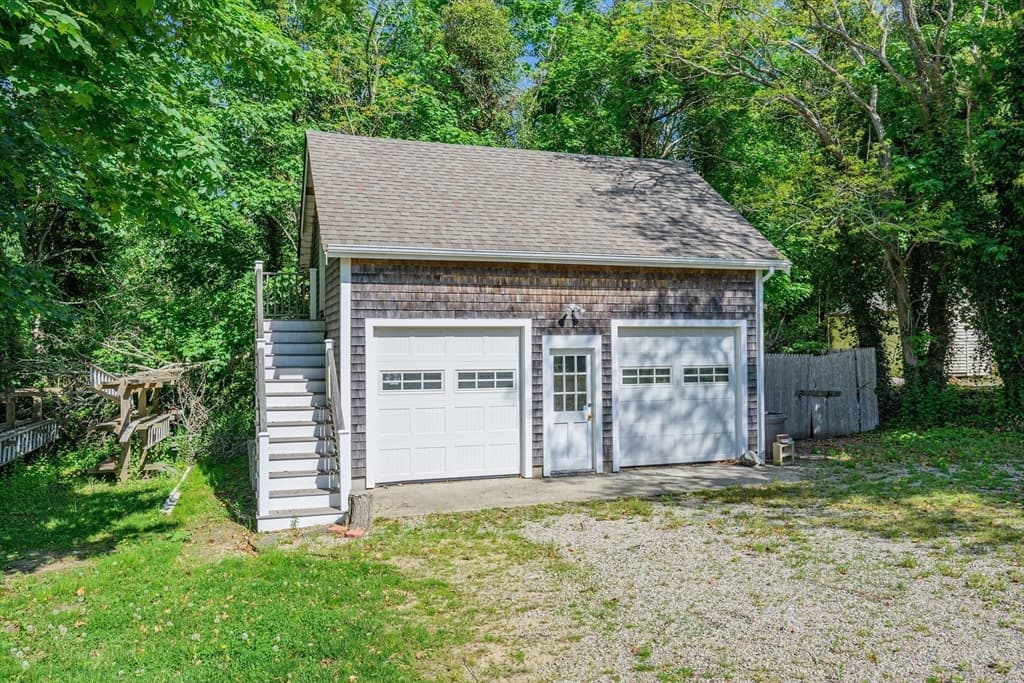 5+ Family - 5+ Units Side by Side at 88 Route 6a, Orleans MA 02653, photo 6 of 27