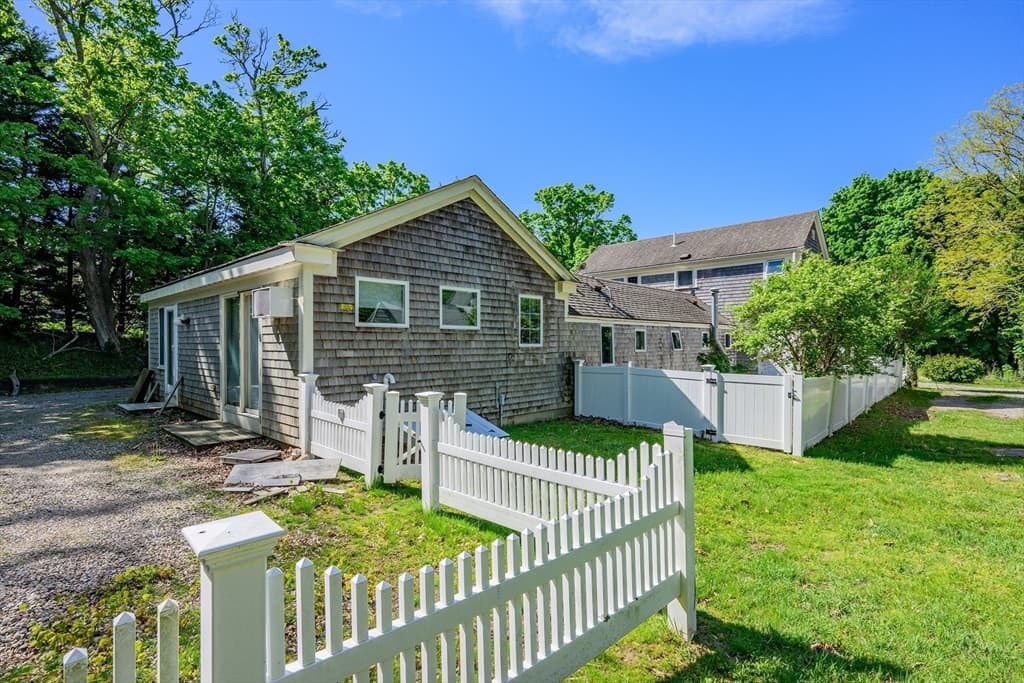 5+ Family - 5+ Units Side by Side at 88 Route 6a, Orleans MA 02653, photo 21 of 27