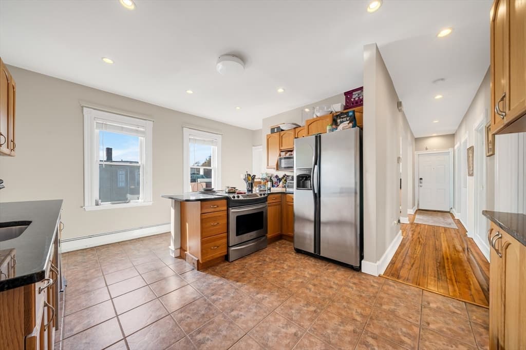 Condominium at 154 Fellsway West # 3, Medford MA 02155, photo 4 of 28