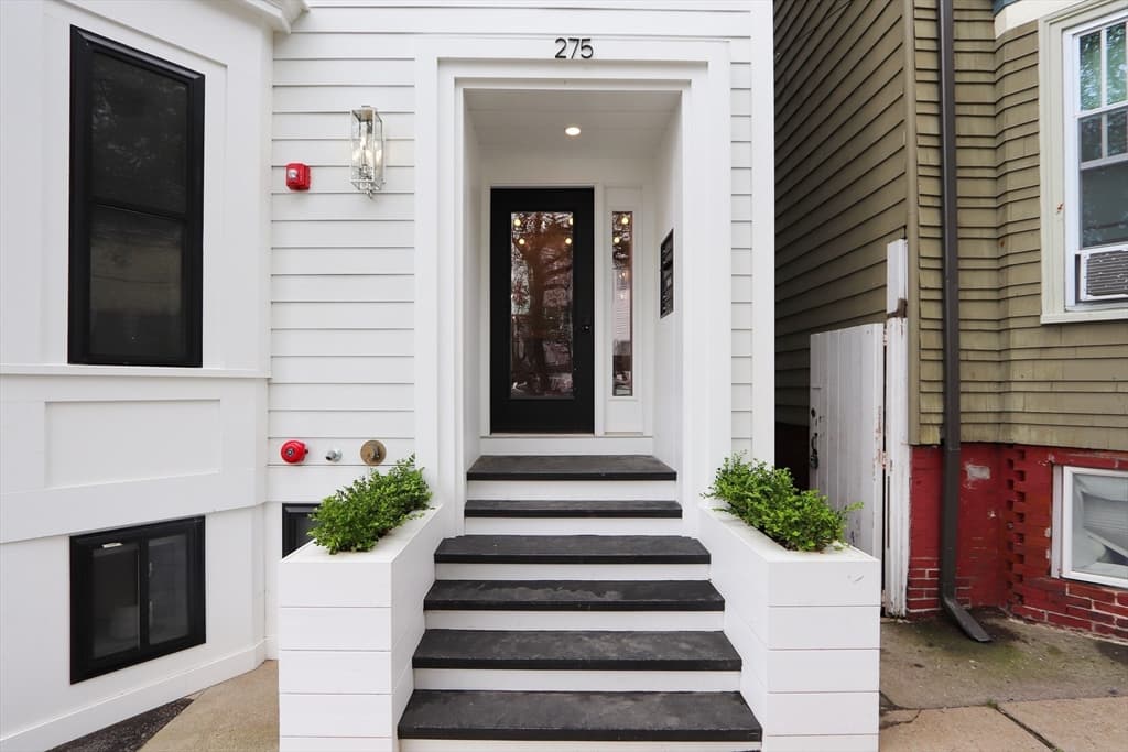 275 Webster, Boston MA 02128