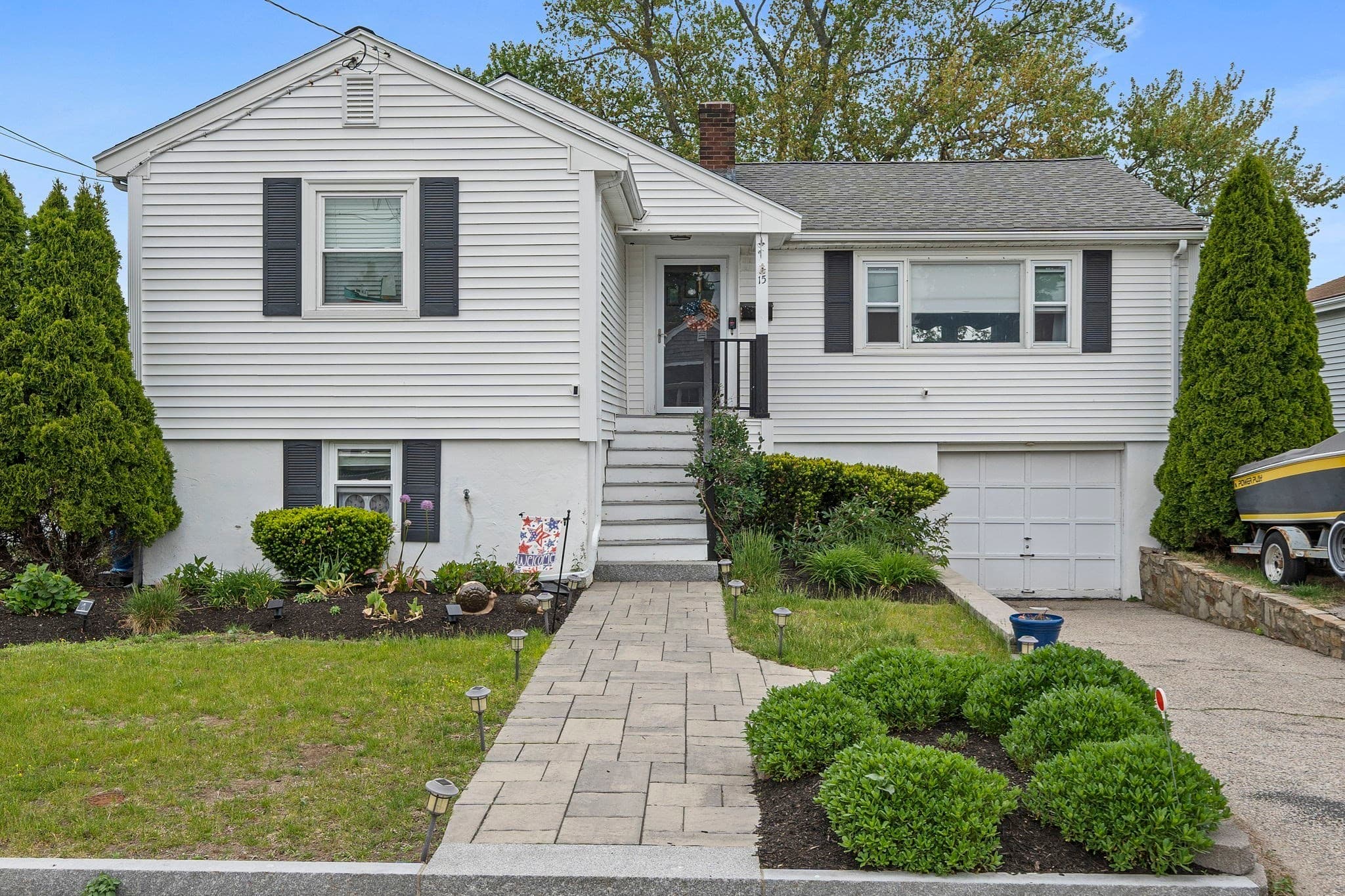 15 D St, Hull MA 02045
