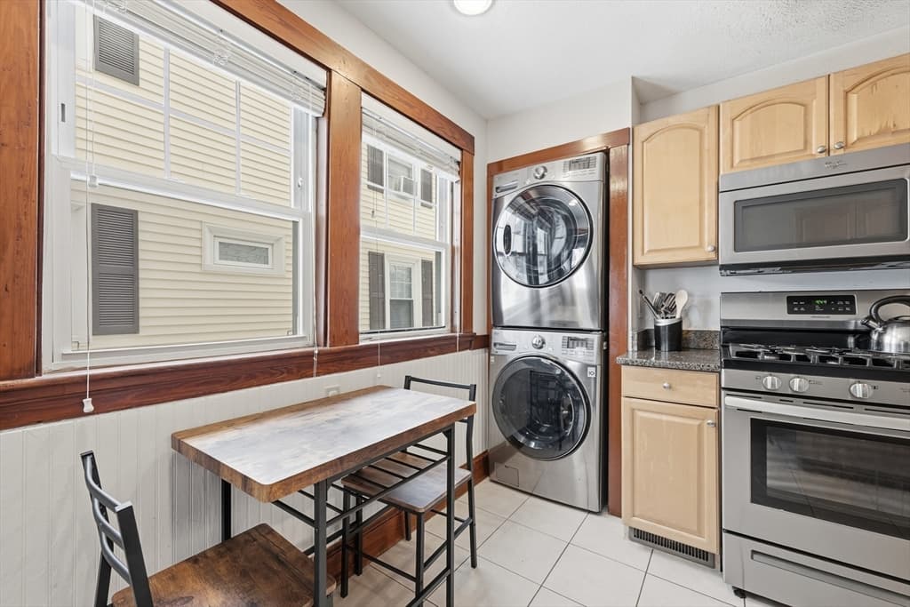 Condominium at 233 Lowell St # 1, Waltham MA 02453, Waltham, photo 11 of 22