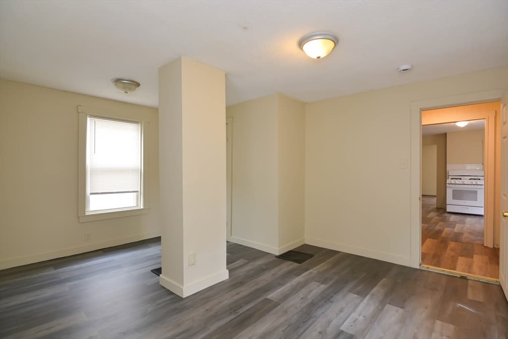 2 Family - 2 Units Up/Down at 10 Essex Ct, Lynn MA 01902, Lynn, photo 20 of 37