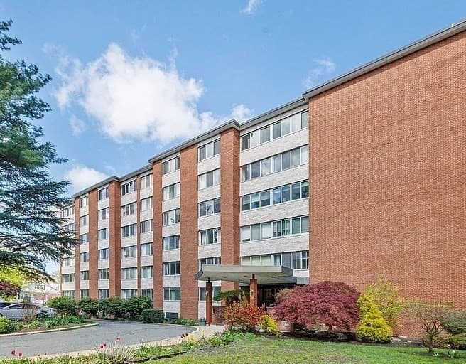 22 Chestnut Pl # 306, Brookline MA 02445