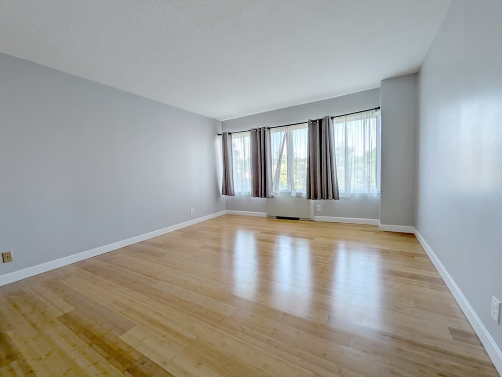 22 Chestnut Pl # 306, Brookline MA 02445 photo 4