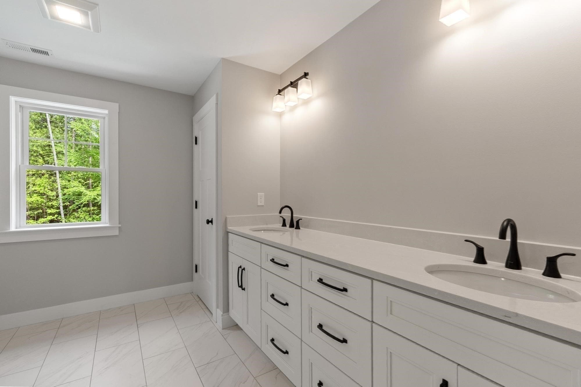 Single Family Residence at 16 Unkety Brook Way, Dunstable MA 01827, photo 38 of 41
