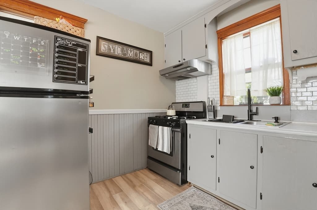 Single Family Residence at 146 Sycamore St, New Bedford MA 02740, New Bedford, photo 13 of 34