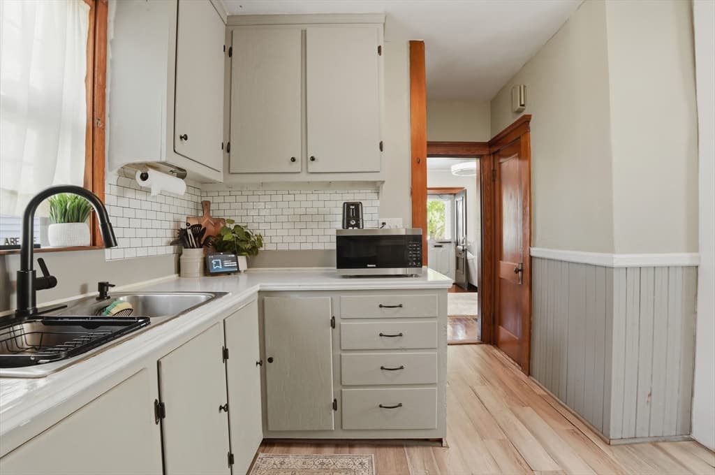 Single Family Residence at 146 Sycamore St, New Bedford MA 02740, New Bedford, photo 14 of 34