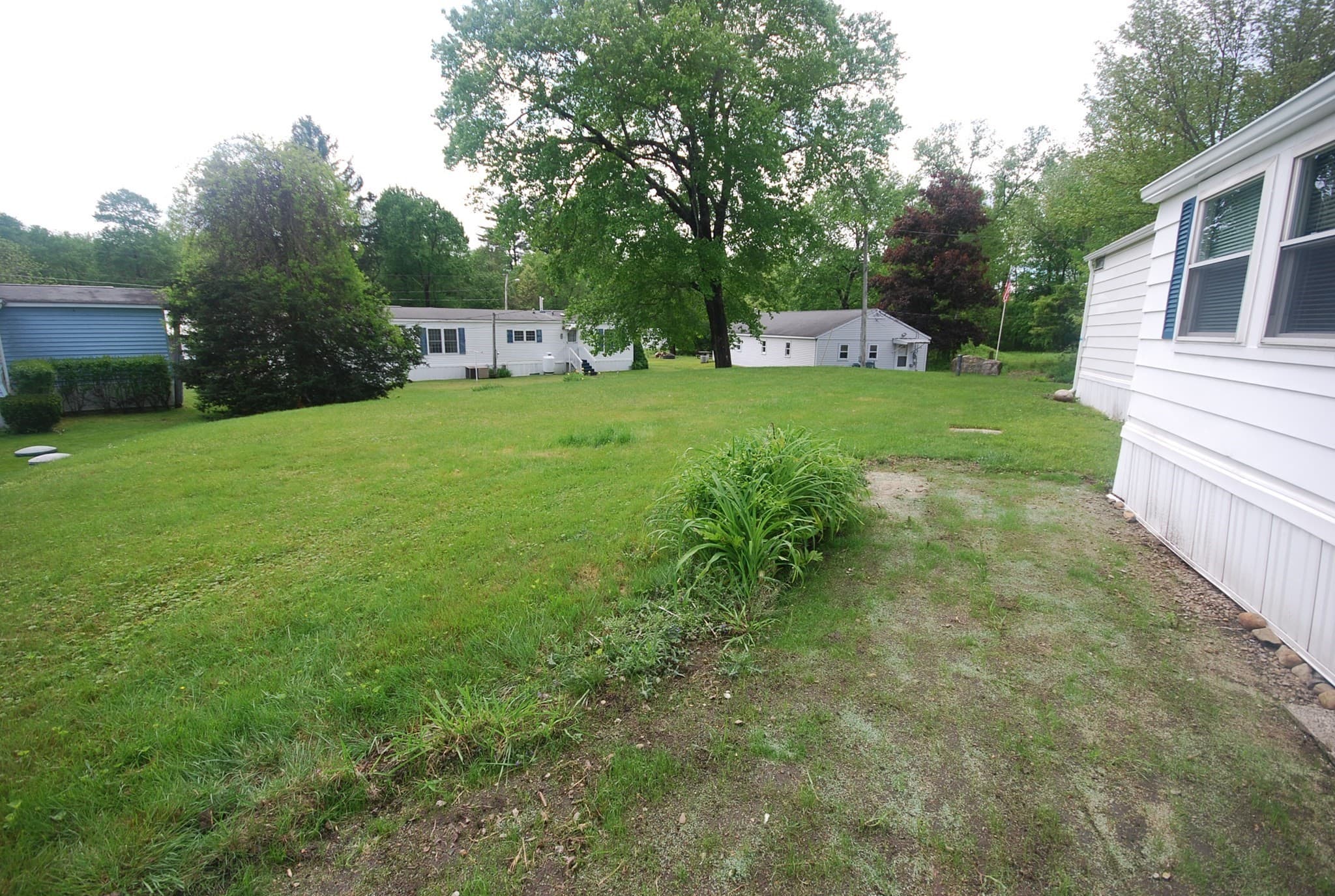 Mobile Home at 18 Riverview Circle, Brimfield MA 01010, photo 6 of 34
