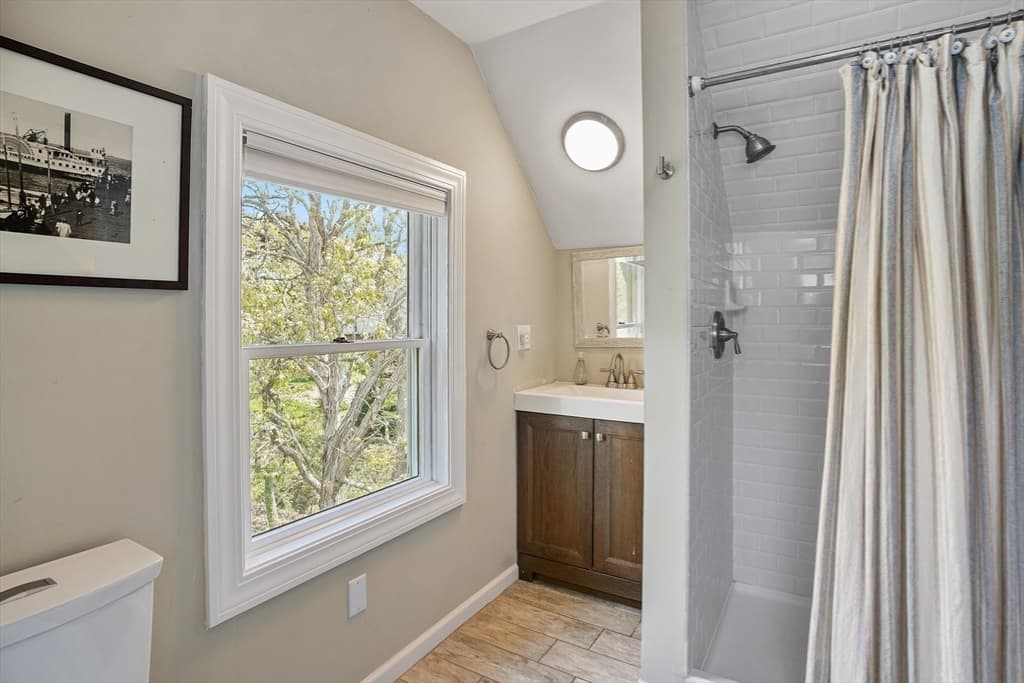 Single Family Residence at 10 North Bog Rd, Edgartown MA 02539, Edgartown, photo 29 of 34