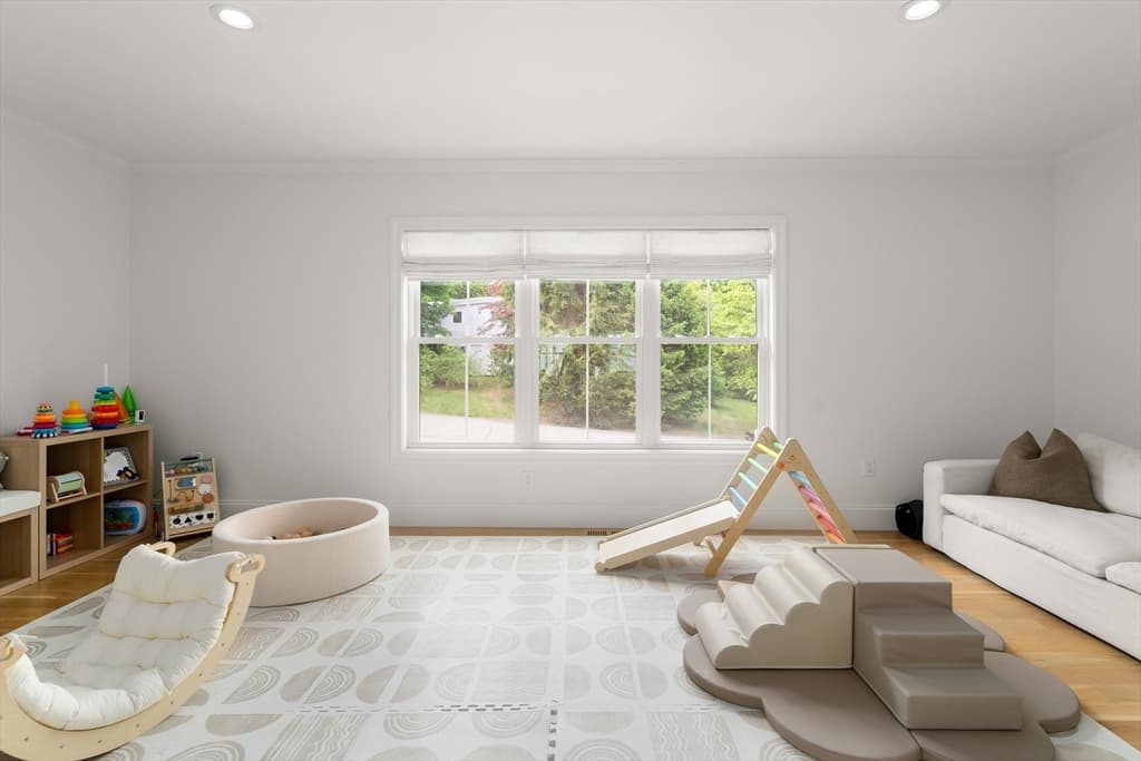 Single Family Residence at 1 Rogers Brook East, Andover MA 01810, photo 12 of 31