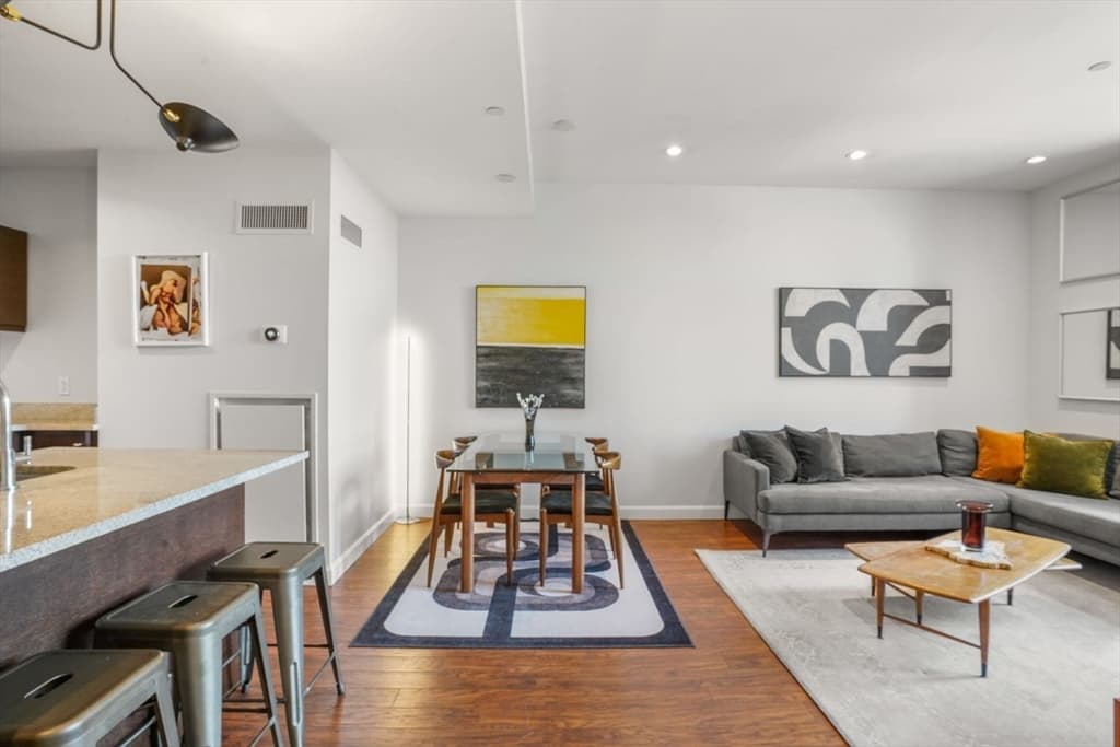 Condominium at 285 Columbus Ave # 801, Boston MA 02116, photo 4 of 20