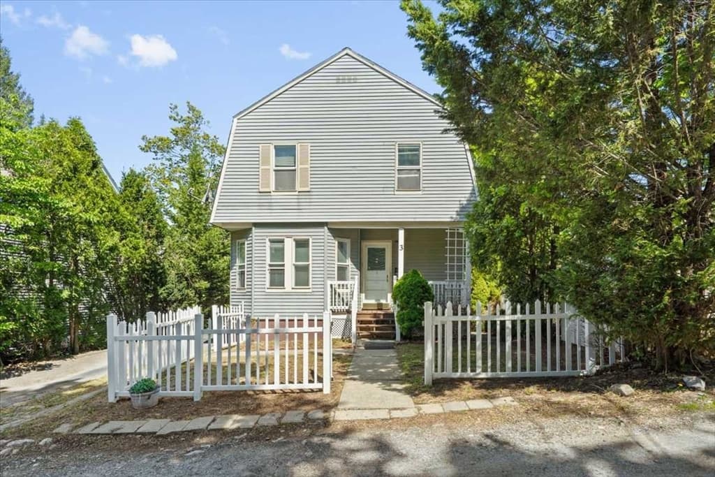 3 Wallace St, Worcester MA 01605