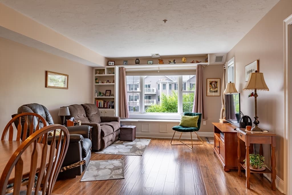 Condominium at 24 Greenleaves # 416, Amherst MA 01002, Amherst, photo 2 of 17