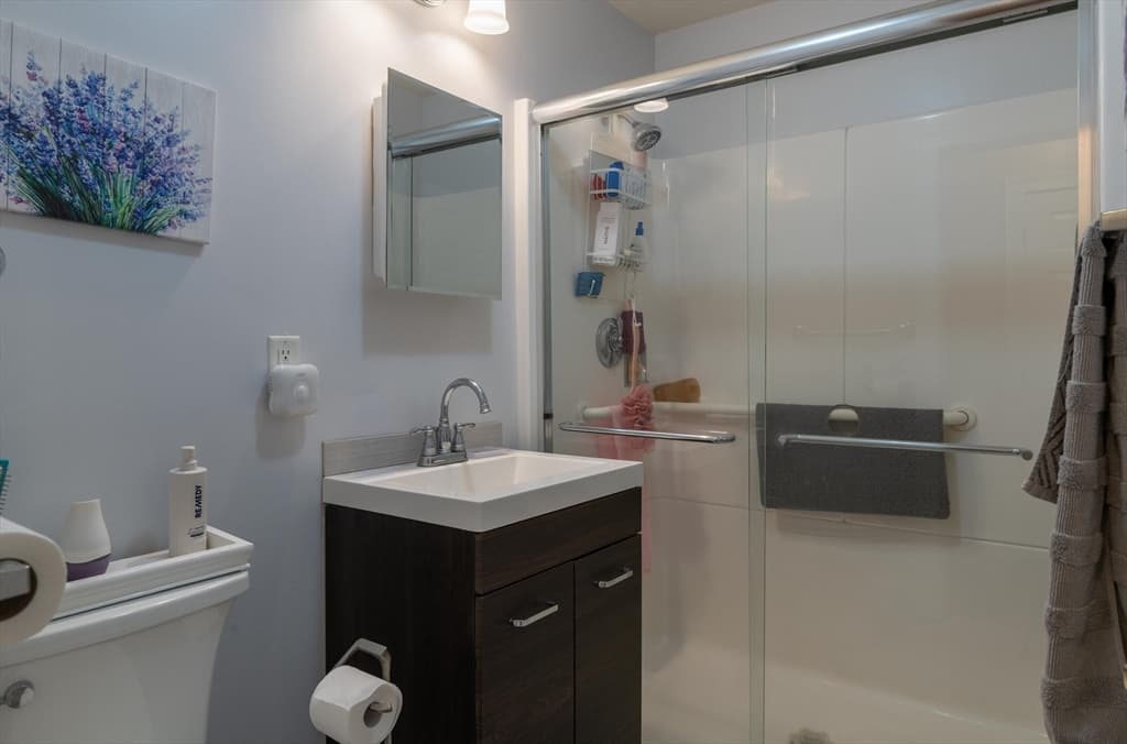 Condominium at 24 Greenleaves # 416, Amherst MA 01002, Amherst, photo 10 of 17