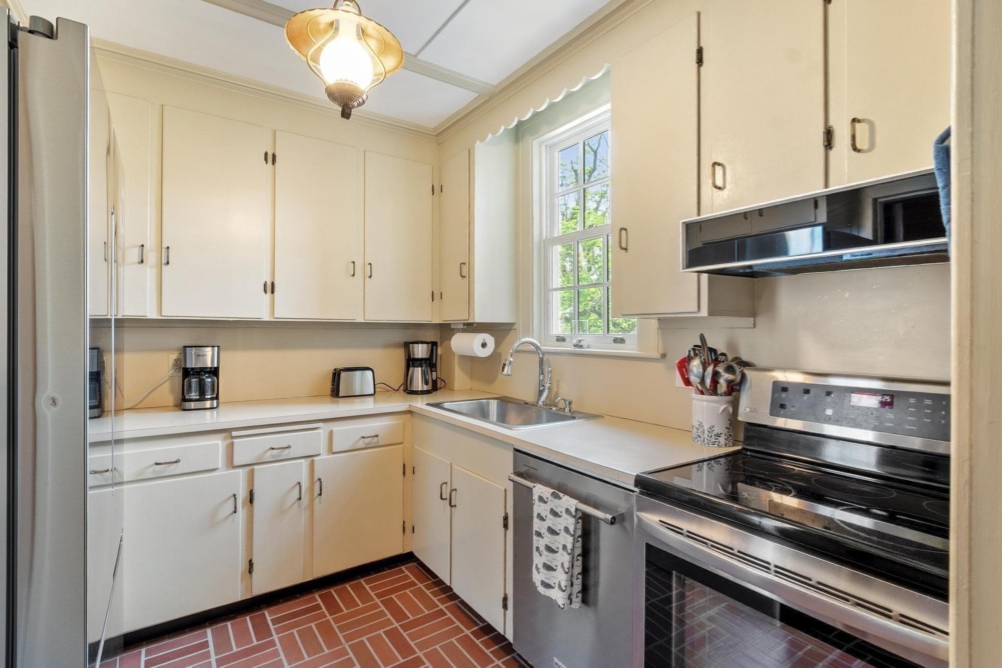 Single Family Residence at 89 Lothrop Street, Beverly MA 01915, Beverly, photo 18 of 41