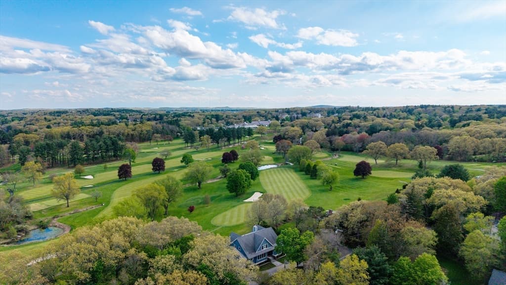 179 Oakland St, Wellesley MA 02481
