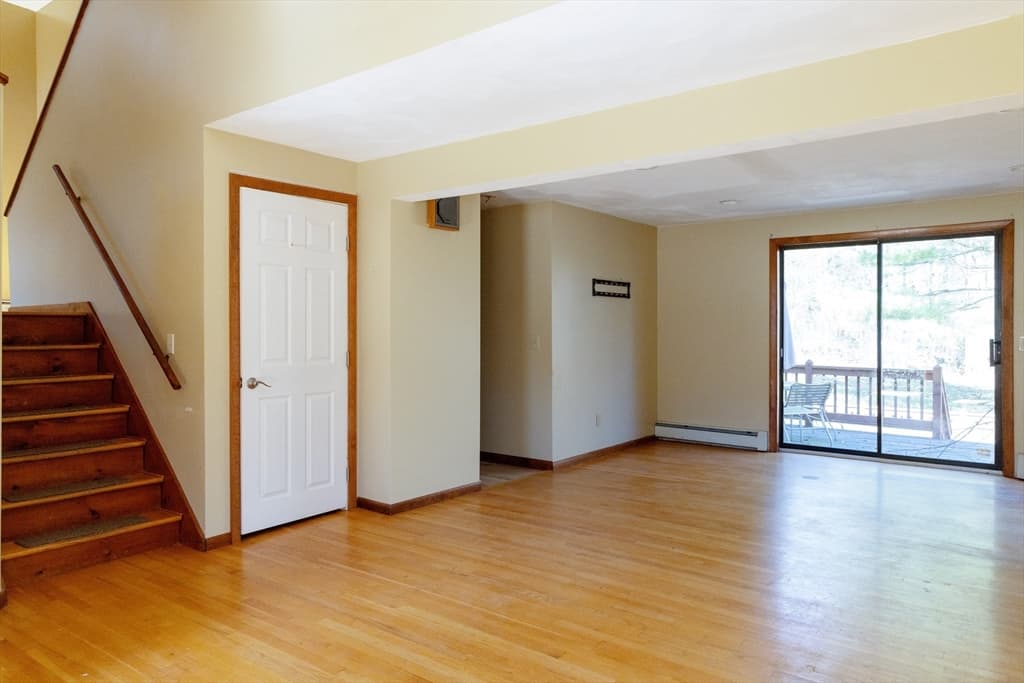 Single Family Residence at 3 Rogler Farm Rd, Smithfield RI 02917, Smithfield, photo 7 of 14