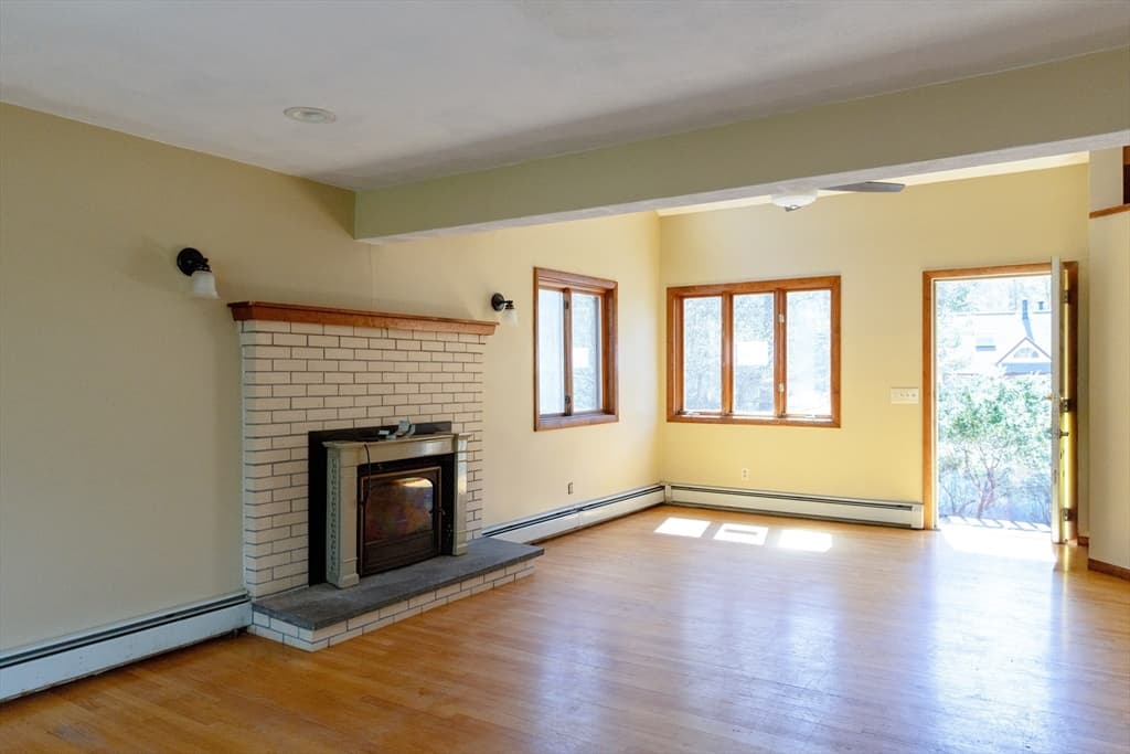 Single Family Residence at 3 Rogler Farm Rd, Smithfield RI 02917, Smithfield, photo 5 of 14