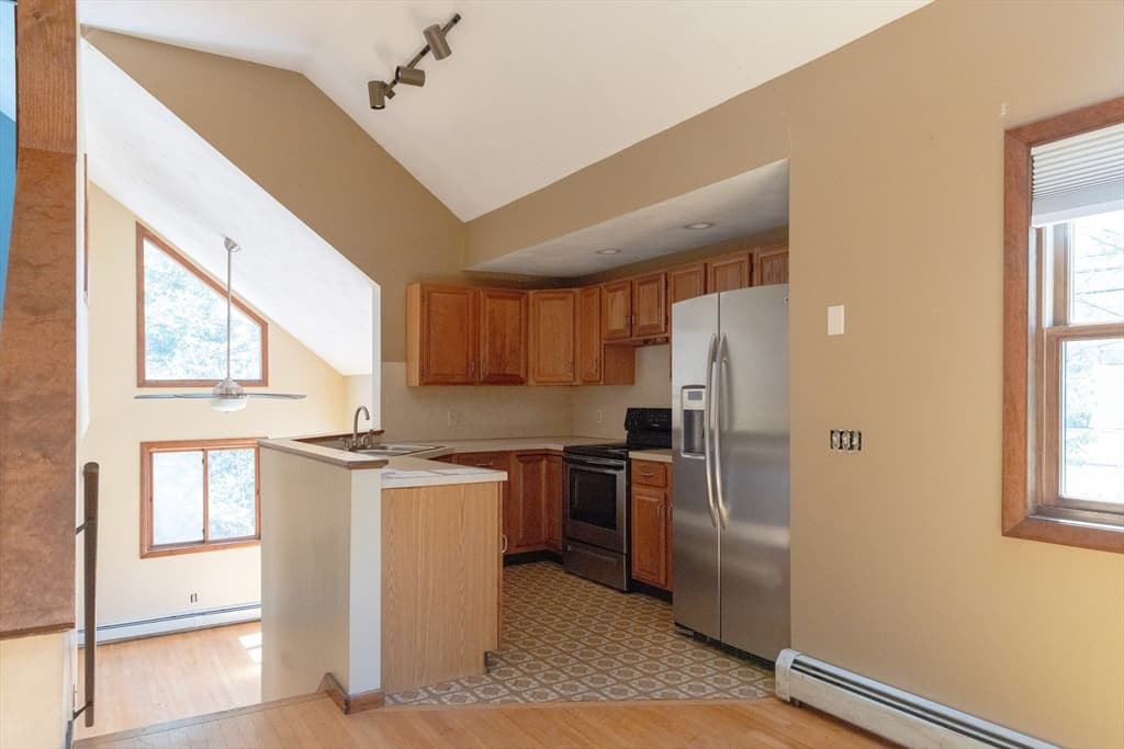 Single Family Residence at 3 Rogler Farm Rd, Smithfield RI 02917, Smithfield, photo 9 of 14