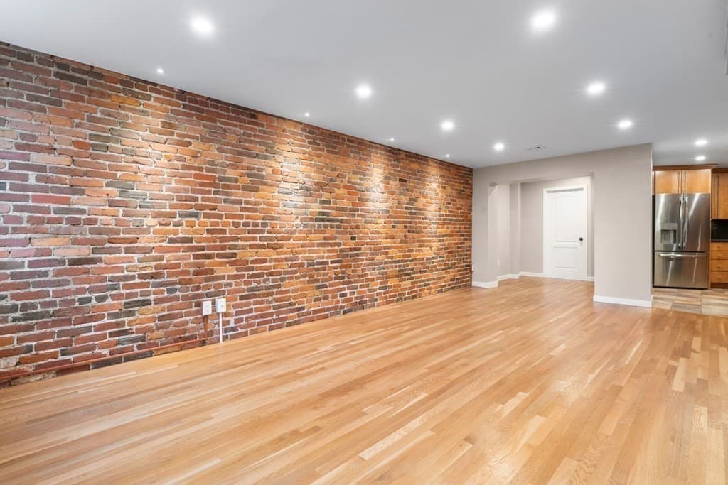 Condominium at 103 Charter St # 1, Boston MA 02113, photo 5 of 19