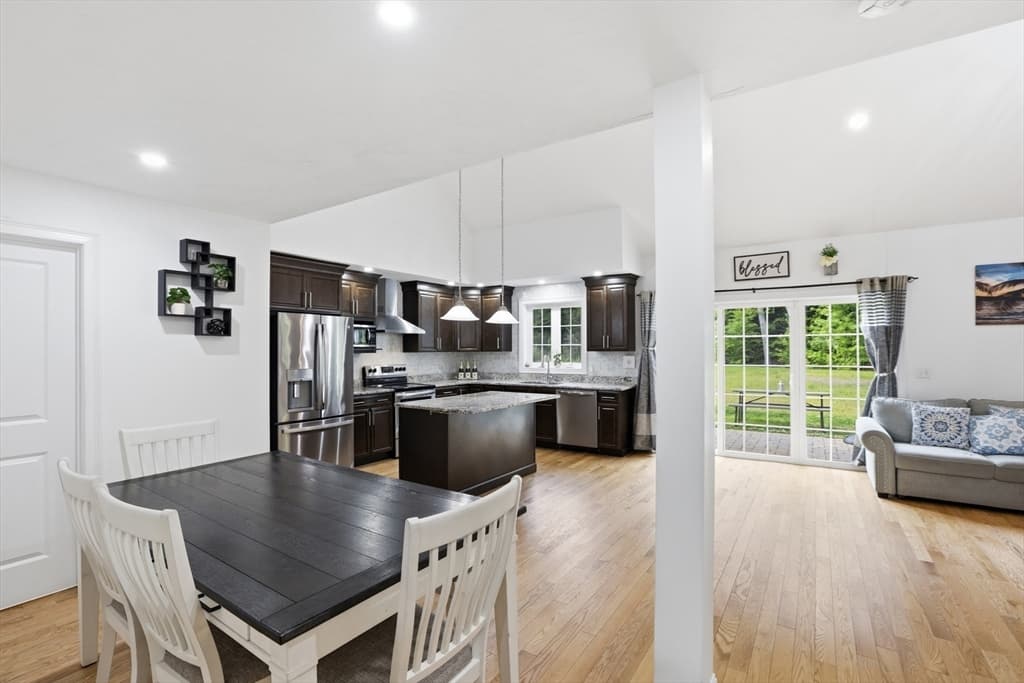 Condominium at 1 Patricia Way # 1, Littleton MA 01460, Littleton, photo 5 of 28