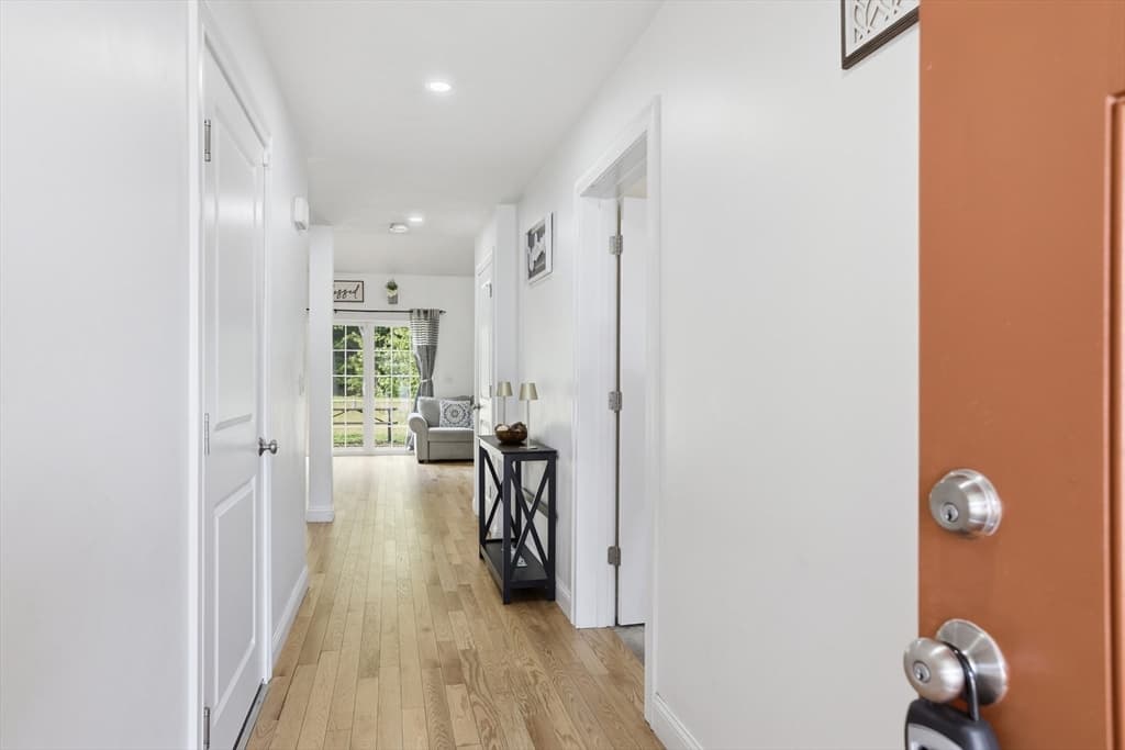 Condominium at 1 Patricia Way # 1, Littleton MA 01460, Littleton, photo 4 of 28