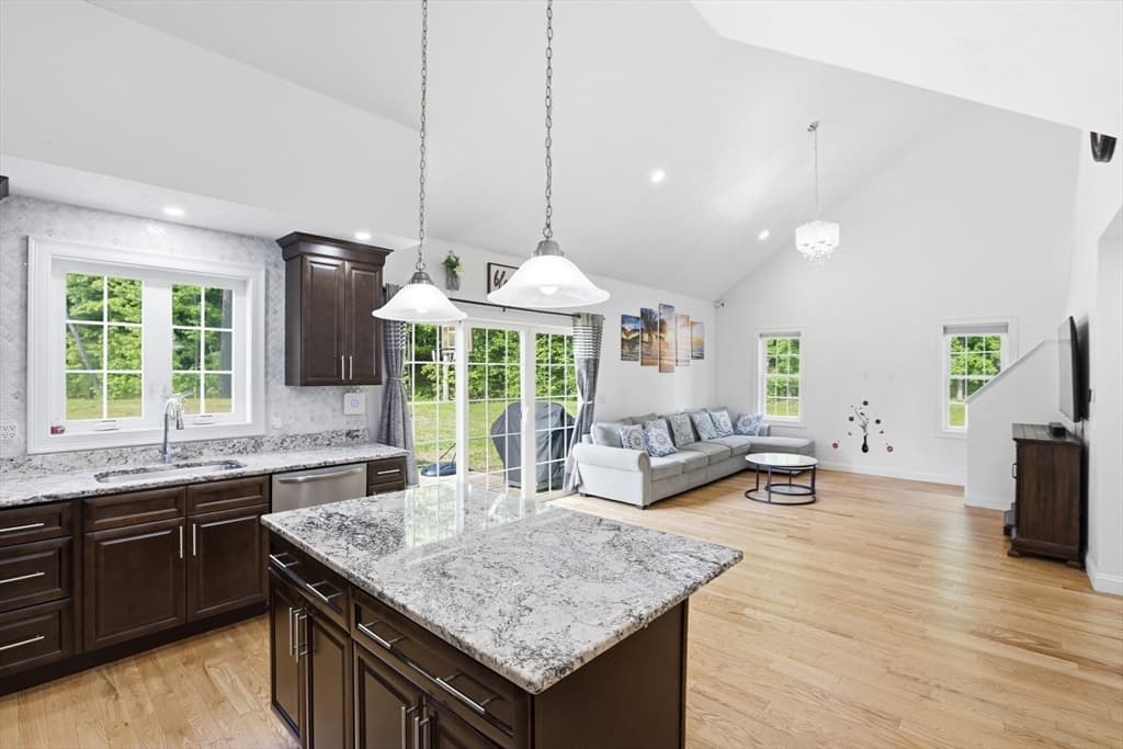 Condominium at 1 Patricia Way # 1, Littleton MA 01460, Littleton, photo 8 of 28