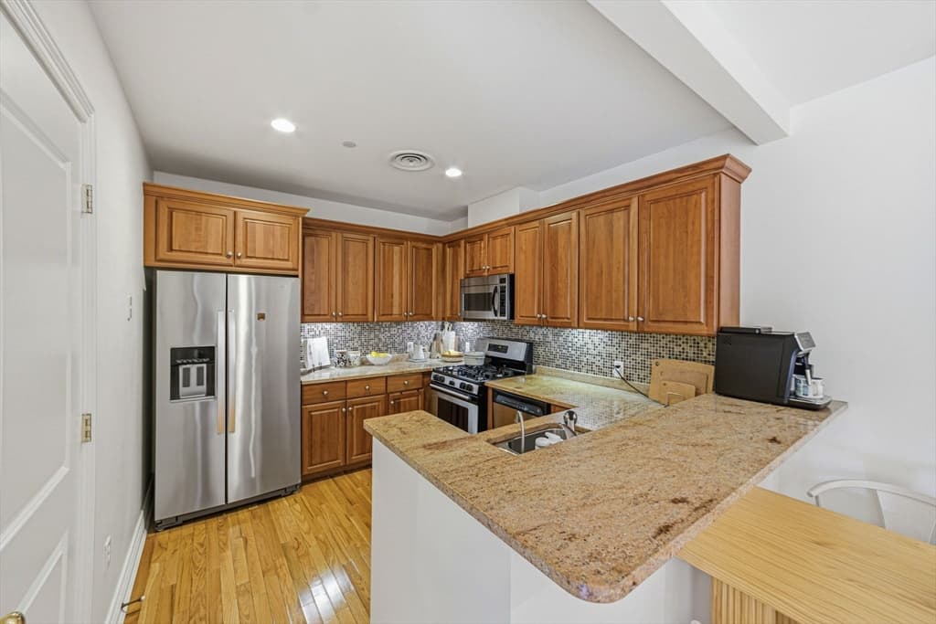 630 Hammond St # 209, Brookline MA 02467 photo 17